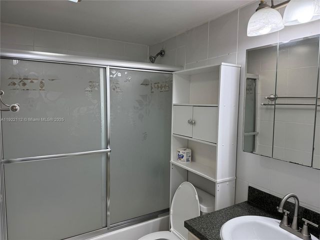 405 S Pine Island Rd 413D, Plantation, FL 33324