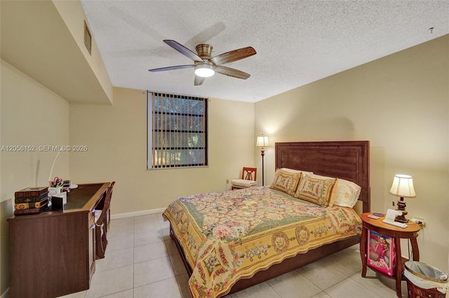 1713 Whitehall Dr 304, Davie, FL 33324