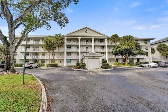1713 Whitehall Dr 304, Davie, FL 33324
