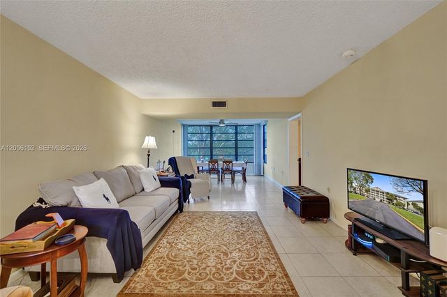 1713 Whitehall Dr 304, Davie, FL 33324