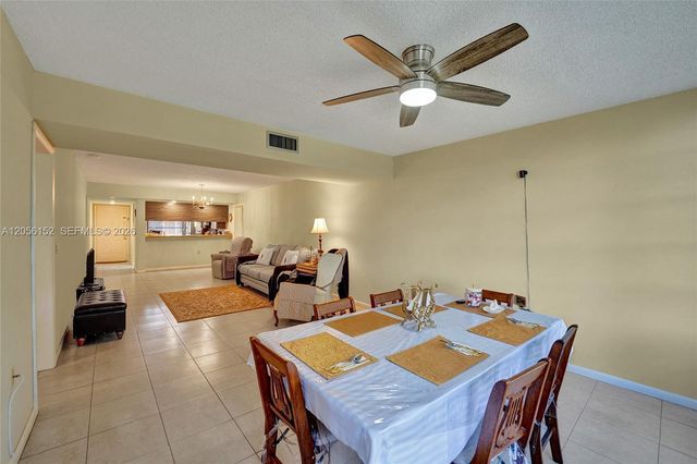 1713 Whitehall Dr 304, Davie, FL 33324