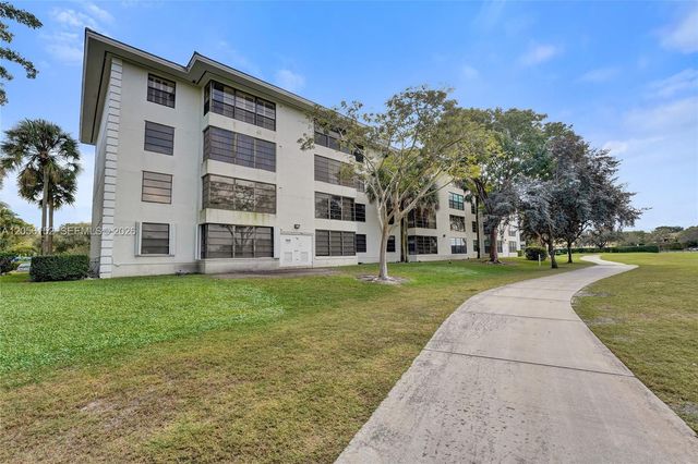 1713 Whitehall Dr 304, Davie, FL 33324