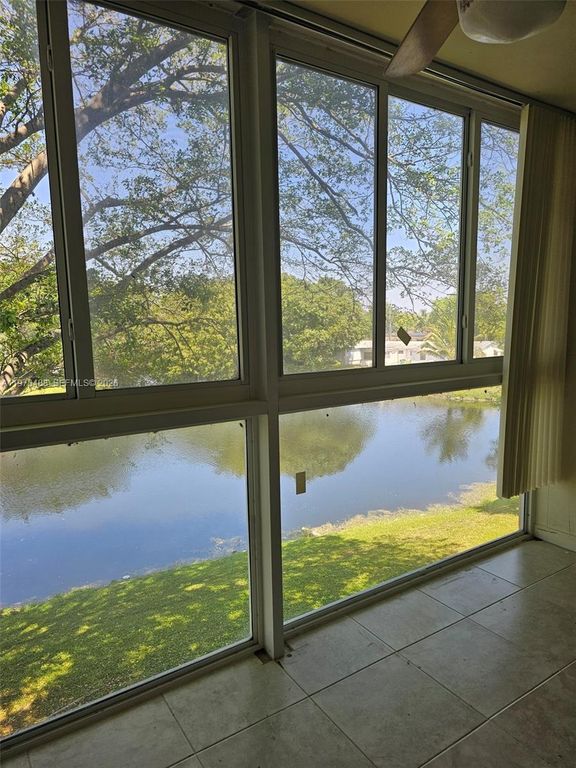 1103 NW 58th Ter 321, Sunrise, FL 33313