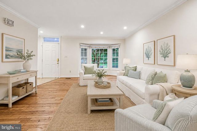 21208 HEDGEROW TER, Ashburn, VA 20147