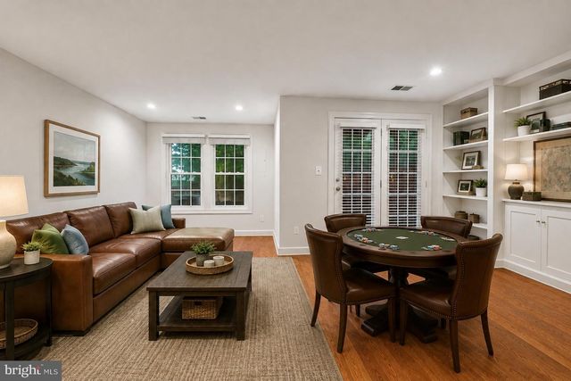 21208 HEDGEROW TER, Ashburn, VA 20147