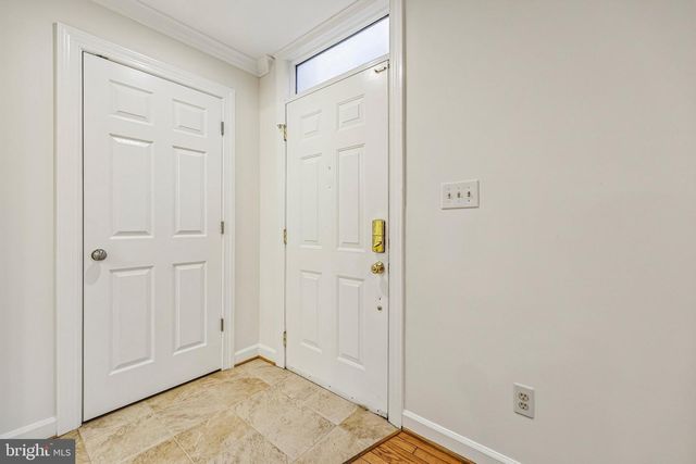 21208 HEDGEROW TER, Ashburn, VA 20147
