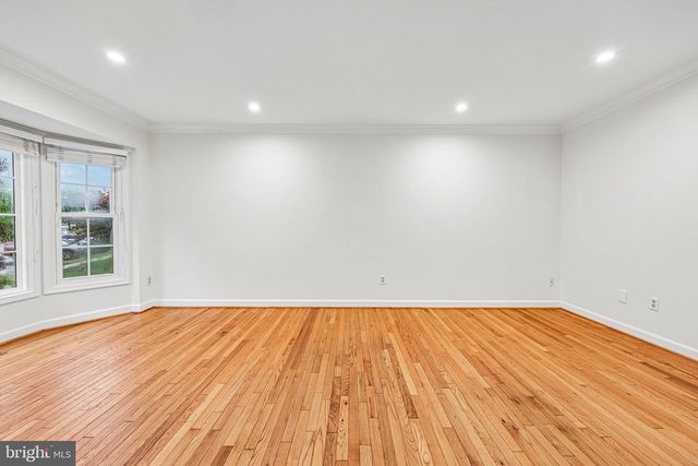 21208 HEDGEROW TER, Ashburn, VA 20147