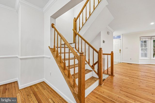 21208 HEDGEROW TER, Ashburn, VA 20147