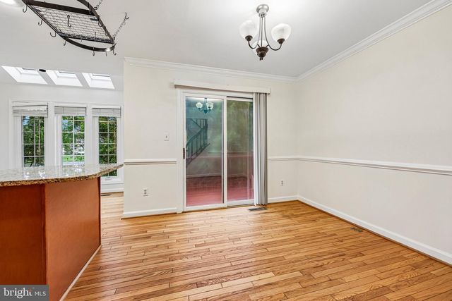 21208 HEDGEROW TER, Ashburn, VA 20147