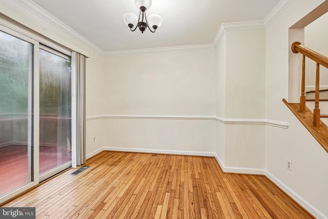 21208 HEDGEROW TER, Ashburn, VA 20147
