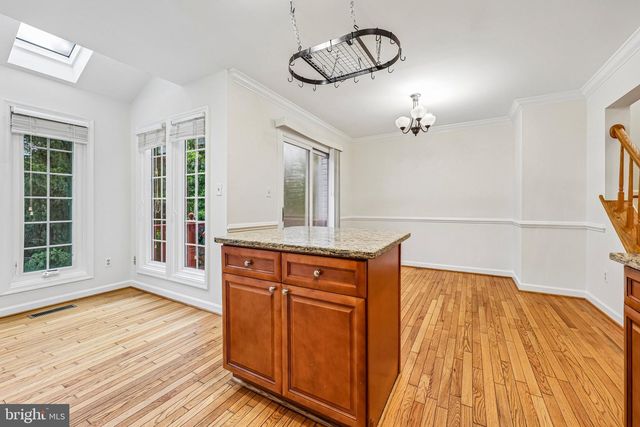 21208 HEDGEROW TER, Ashburn, VA 20147