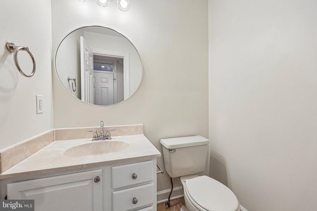 21208 HEDGEROW TER, Ashburn, VA 20147