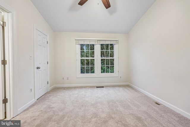 21208 HEDGEROW TER, Ashburn, VA 20147