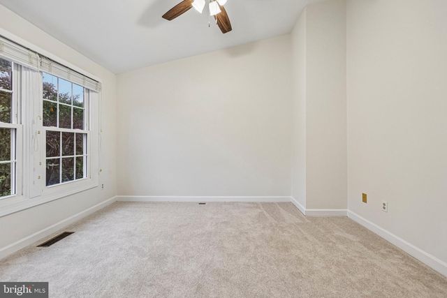 21208 HEDGEROW TER, Ashburn, VA 20147