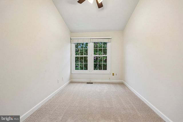 21208 HEDGEROW TER, Ashburn, VA 20147