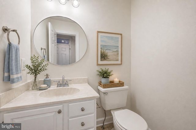 21208 HEDGEROW TER, Ashburn, VA 20147