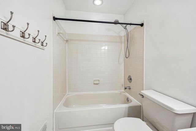 21208 HEDGEROW TER, Ashburn, VA 20147