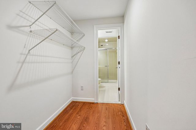 21208 HEDGEROW TER, Ashburn, VA 20147