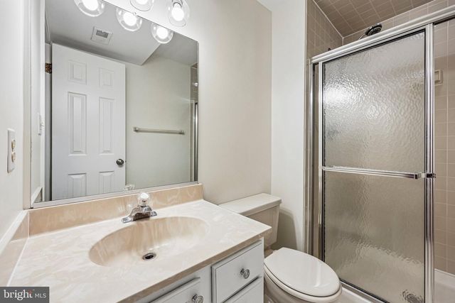 21208 HEDGEROW TER, Ashburn, VA 20147