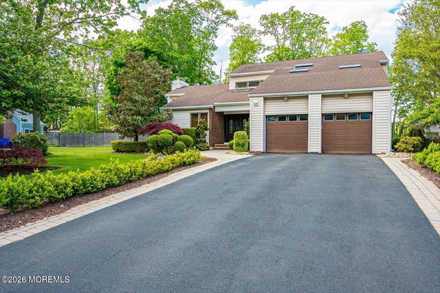 73 Windsor Drive, Eatontown, NJ 07724
