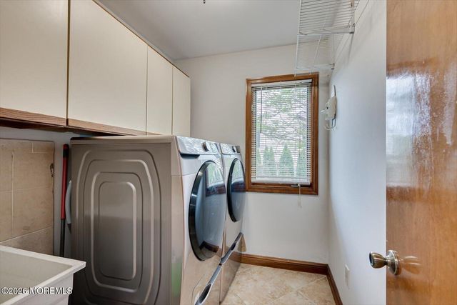 73 Windsor Drive, Eatontown, NJ 07724