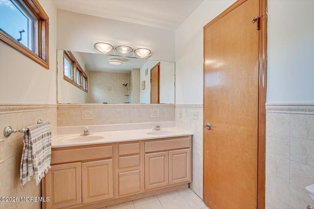 73 Windsor Drive, Eatontown, NJ 07724