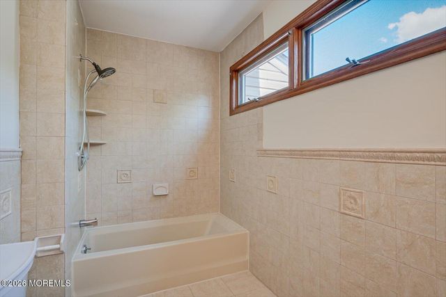 73 Windsor Drive, Eatontown, NJ 07724