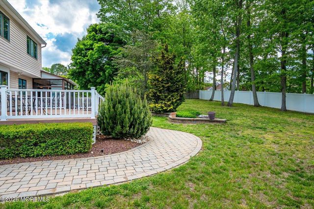 73 Windsor Drive, Eatontown, NJ 07724
