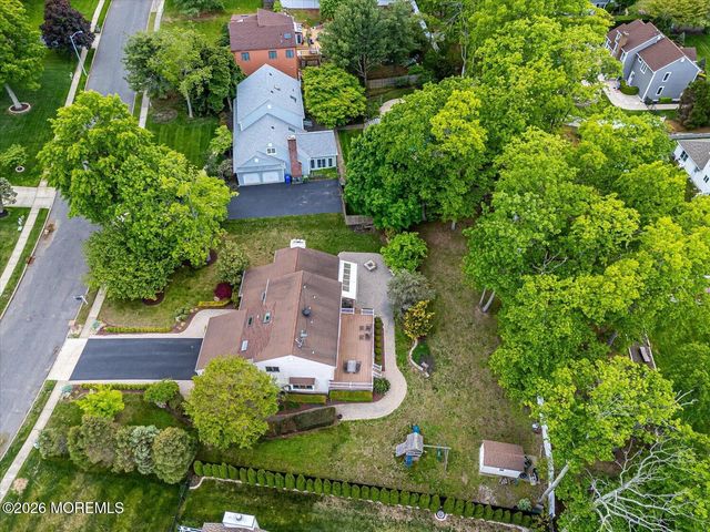 73 Windsor Drive, Eatontown, NJ 07724