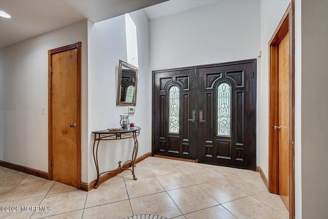 73 Windsor Drive, Eatontown, NJ 07724