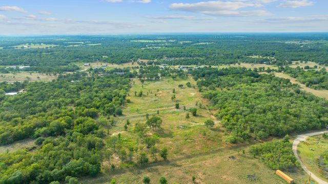 1385 Pettytown RD, Dale, TX 78616