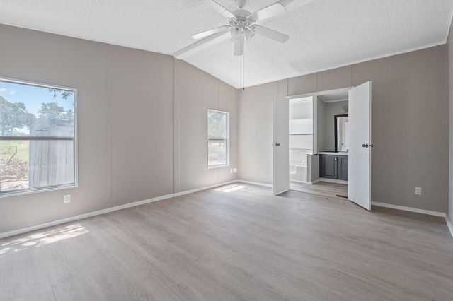 1385 Pettytown RD, Dale, TX 78616