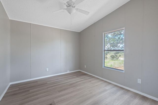 1385 Pettytown RD, Dale, TX 78616