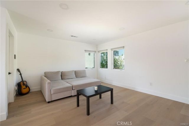 3023 Glendon Avenue, Los Angeles, CA 90034