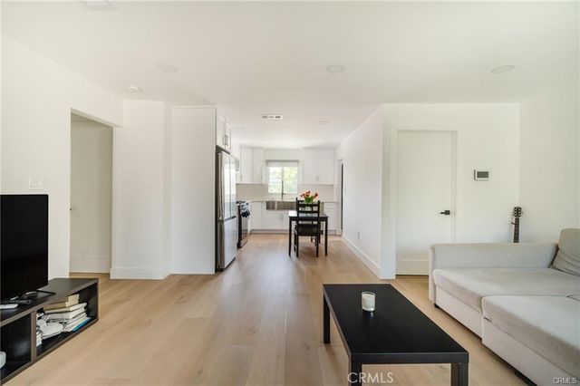 3023 Glendon Avenue, Los Angeles, CA 90034