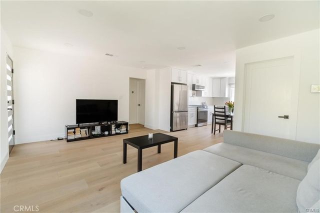 3023 Glendon Avenue, Los Angeles, CA 90034