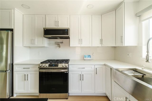 3023 Glendon Avenue, Los Angeles, CA 90034