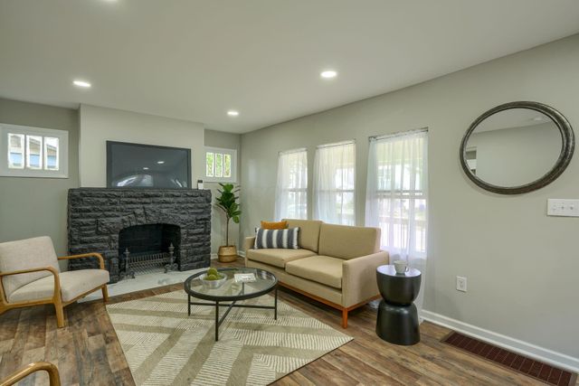 679 S Richardson Avenue, Columbus, OH 43204