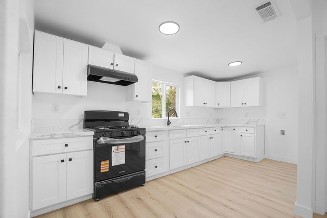 339 S Silva Street, Tulare, CA 93274