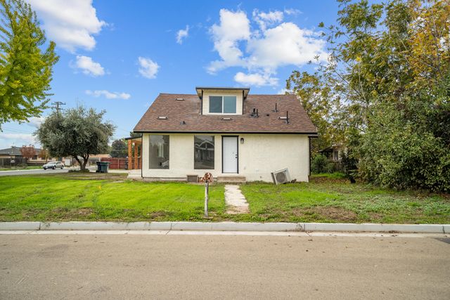339 S Silva Street, Tulare, CA 93274