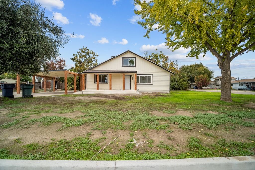 339 S Silva Street, Tulare, CA 93274