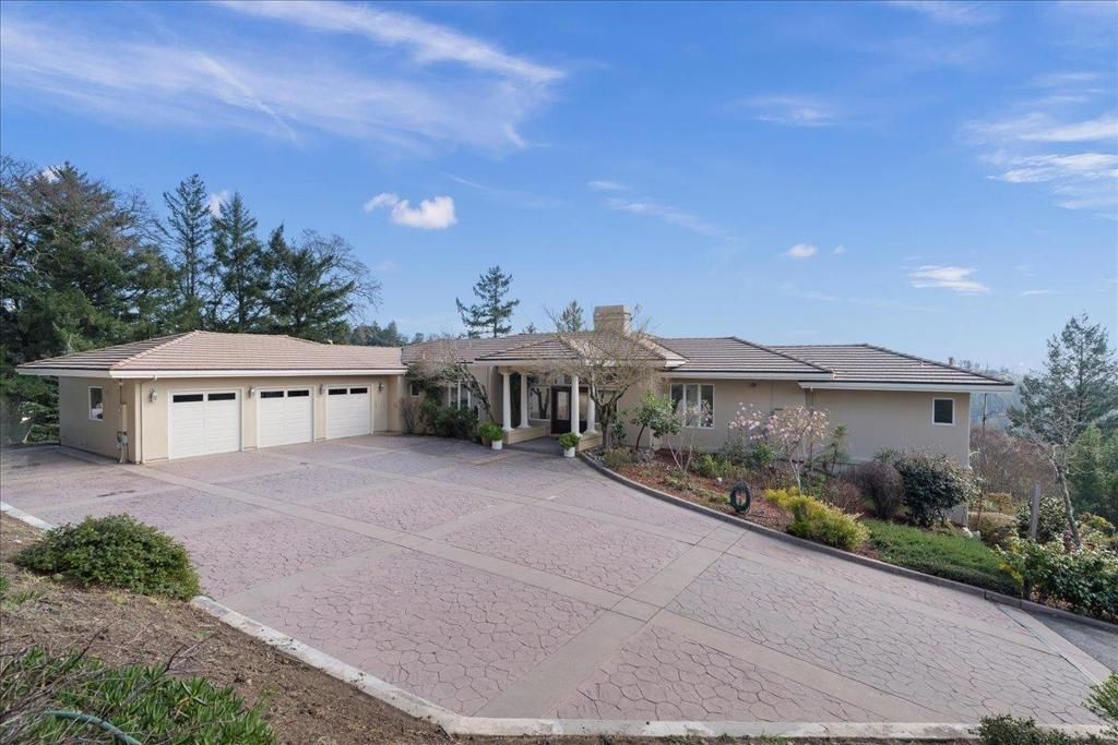 Image 1 of property listing at 19975 Skyline Boulevard, Los Gatos, CA 95033