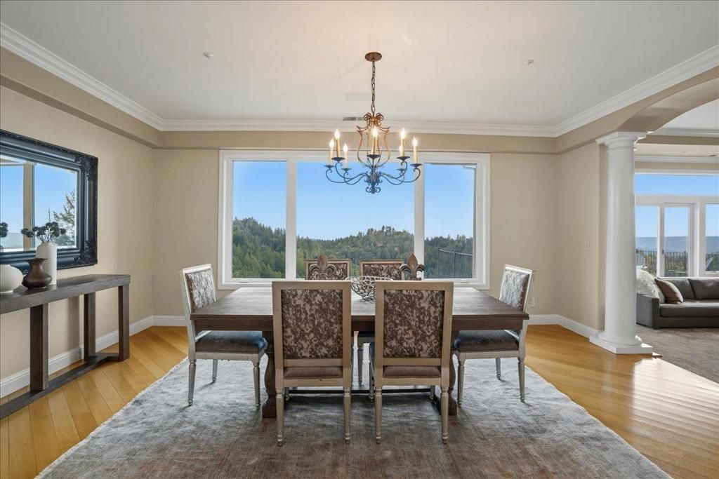 Image 11 of property listing at 19975 Skyline Boulevard, Los Gatos, CA 95033