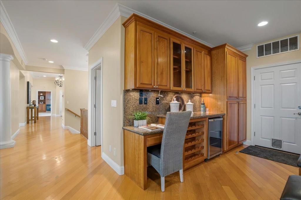 Image 17 of property listing at 19975 Skyline Boulevard, Los Gatos, CA 95033