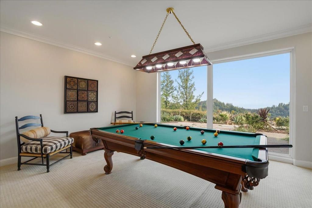 Image 34 of property listing at 19975 Skyline Boulevard, Los Gatos, CA 95033