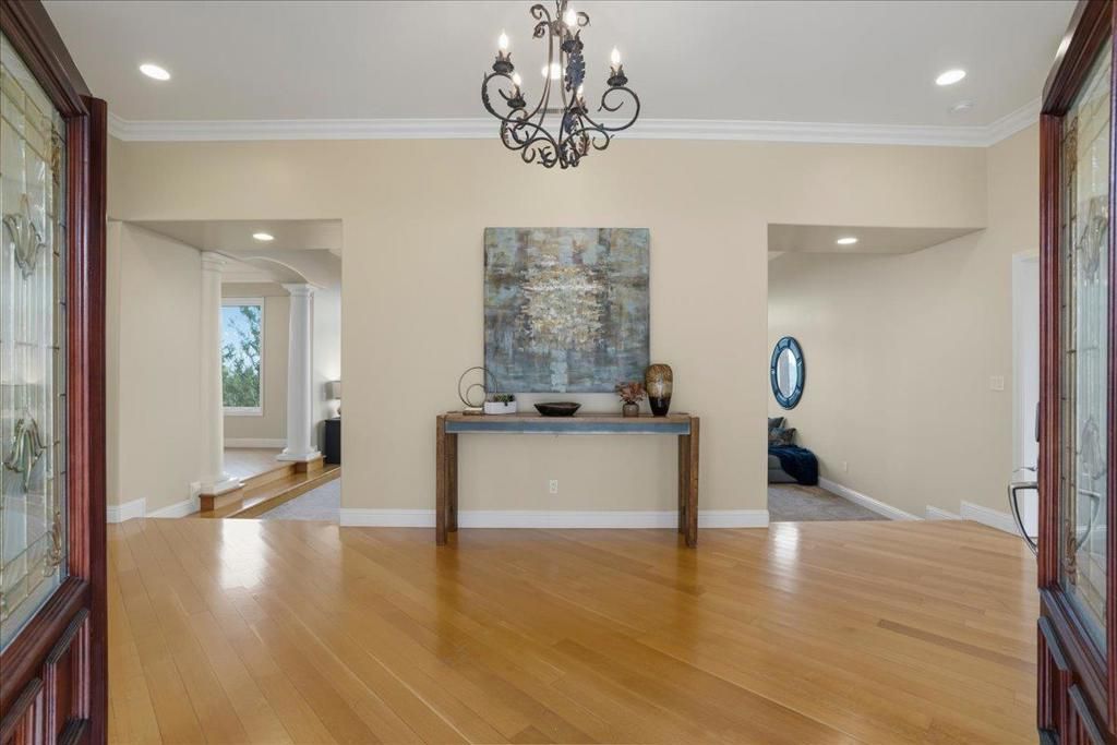 Image 4 of property listing at 19975 Skyline Boulevard, Los Gatos, CA 95033