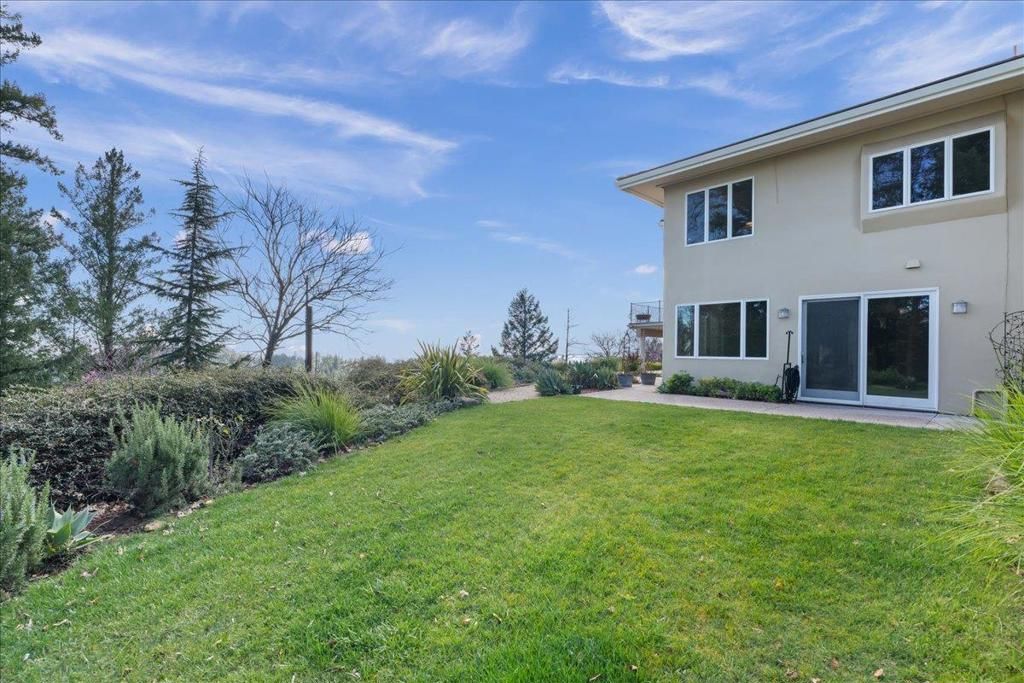 Image 45 of property listing at 19975 Skyline Boulevard, Los Gatos, CA 95033