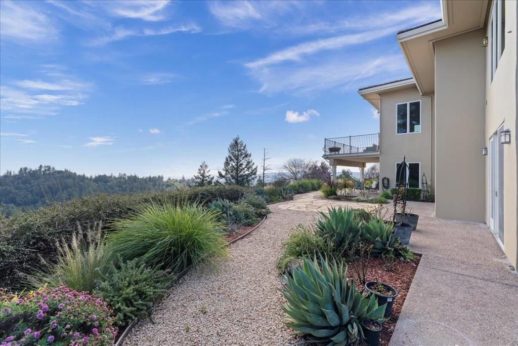 Image 48 of property listing at 19975 Skyline Boulevard, Los Gatos, CA 95033