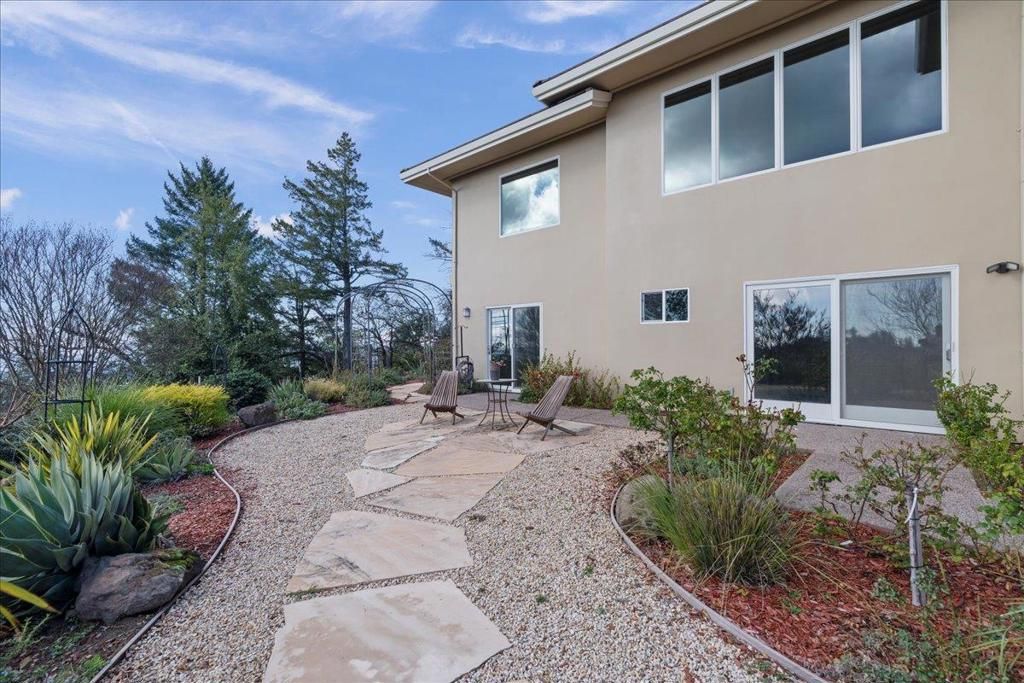 Image 51 of property listing at 19975 Skyline Boulevard, Los Gatos, CA 95033