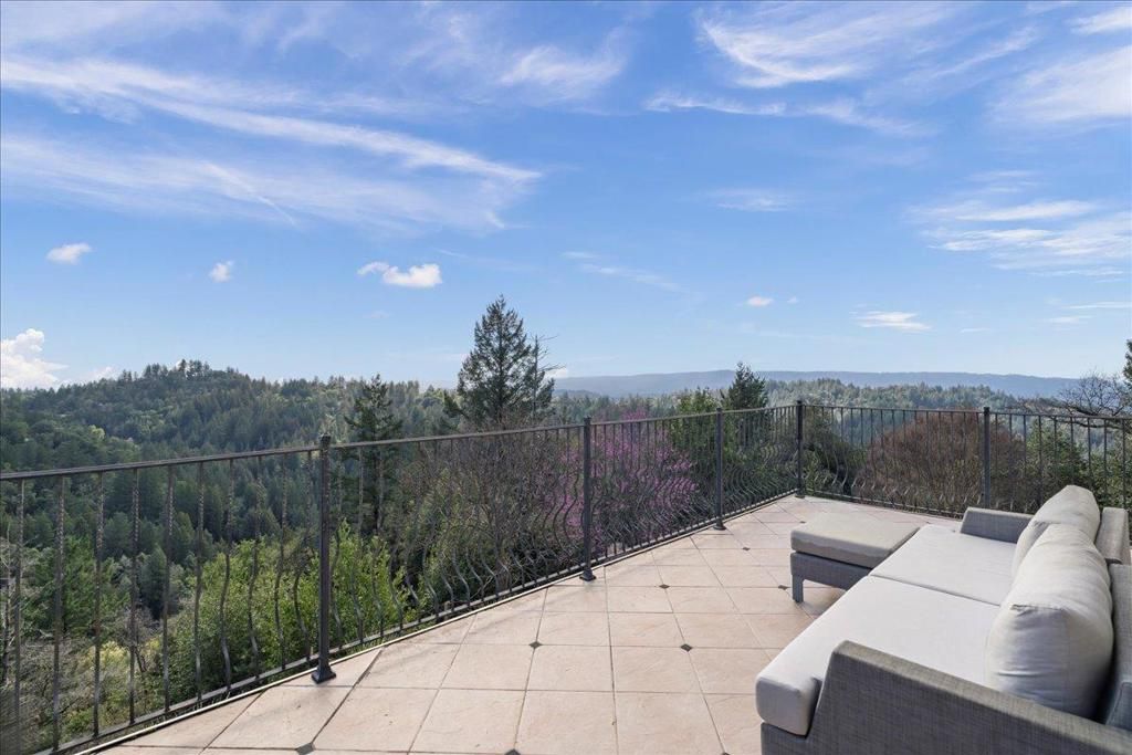 Image 54 of property listing at 19975 Skyline Boulevard, Los Gatos, CA 95033